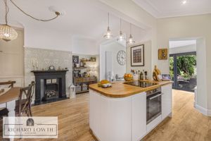 Open Plan Dining Kitchen- click for photo gallery